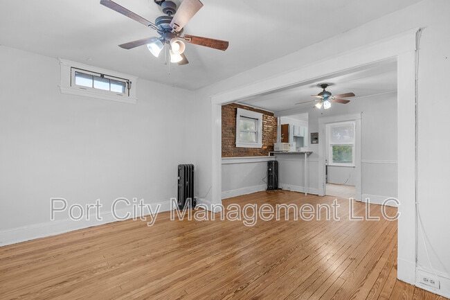 Building Photo - 4032 Roland Ave