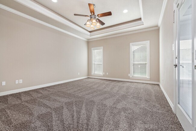 Building Photo - Available for September Move In! Spacious ...