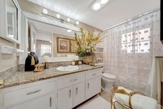 Building Photo - 4841 NW 22nd Ct