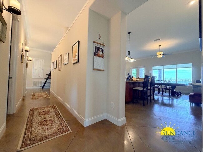Building Photo - Beautiful Waterfront Property in Prime Location!
