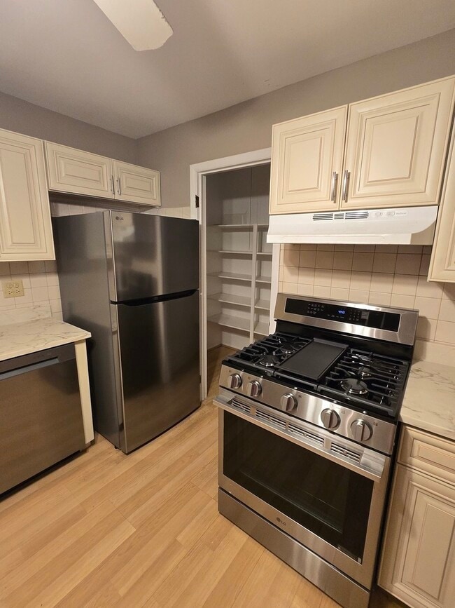 Building Photo - 314 Silverwood Ct