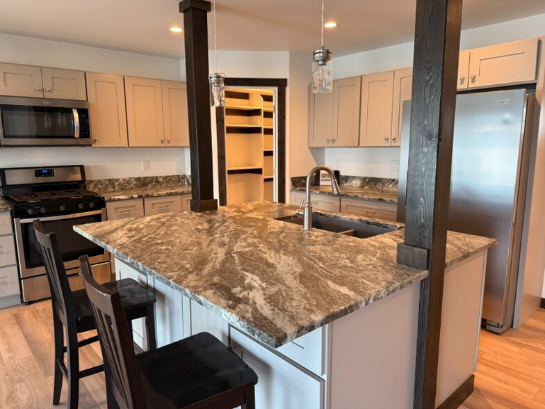 Building Photo - 240 Triple Creek Dr