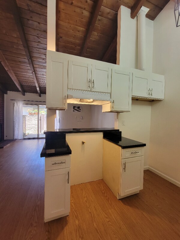 Building Photo - 7340 Ventura Canyon Ave