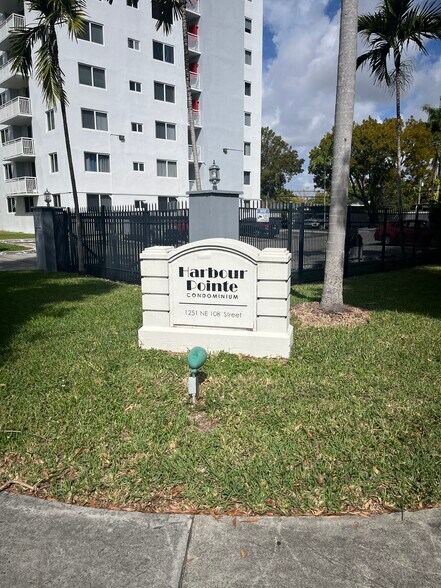 Building Photo - 1251 NE 108th St