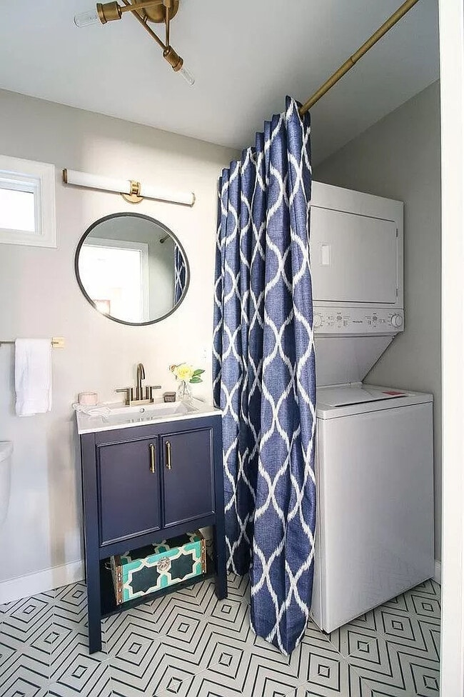 Stacked washer/dryer in unit - 905 Culpepper Ln