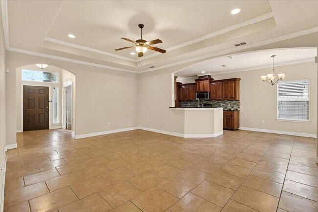 Building Photo - 6901 Anastasia Dr