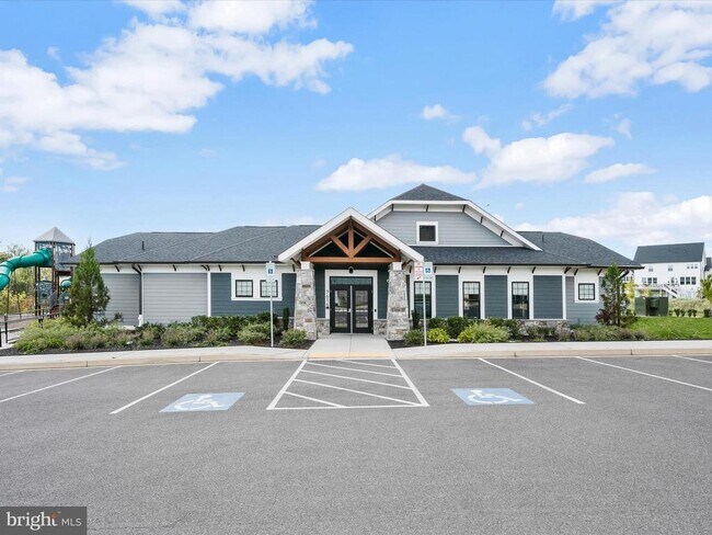 Building Photo - 7840 Blackbriar Wy