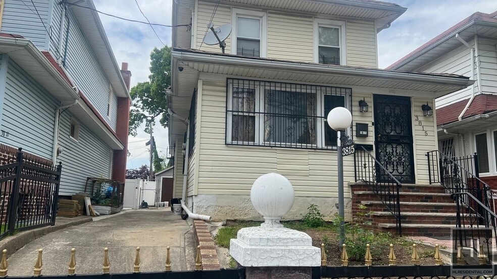 Building Photo - 3815 Farragut Rd