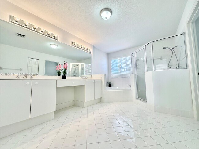 Building Photo - 11522 NW 69th Terrace