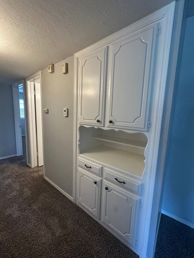 Building Photo - 3 Bed 1.5 Bath
