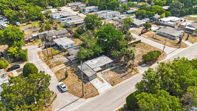 Building Photo - $1600 House on Corner Lot Ready by June 1,...