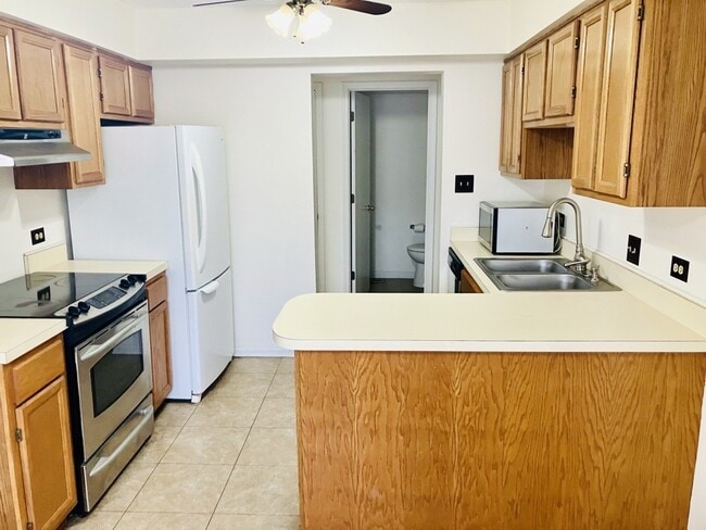 Building Photo - 3524 Willowview Ct