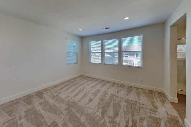 Building Photo - Cordelia 2000+ Sq Ft. 3/2 Home Available Now