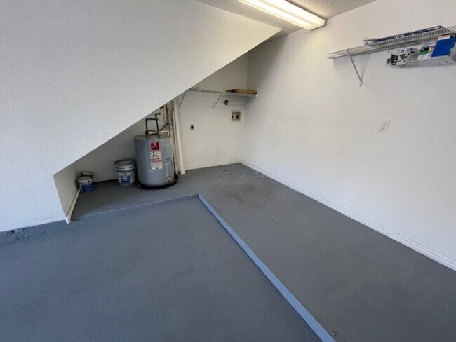 Building Photo - Beautiful Townhouse in Downtown Tampa