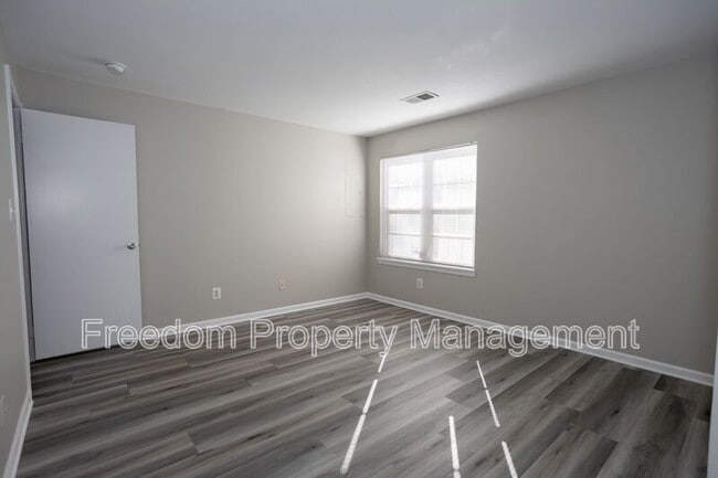 Building Photo - 16326 Taconic Cir