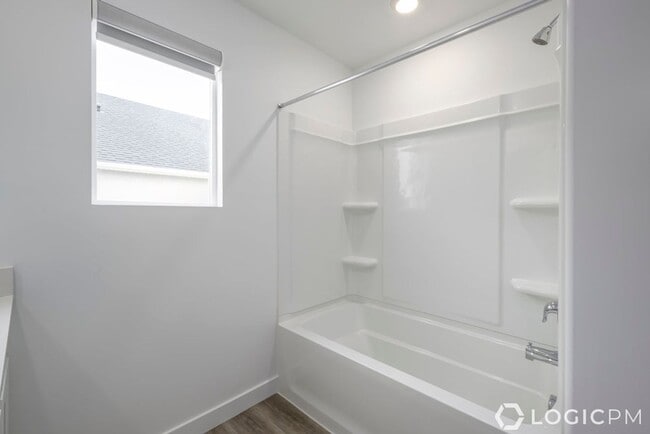 Building Photo - Stunning Brand New Home in Lehi!!