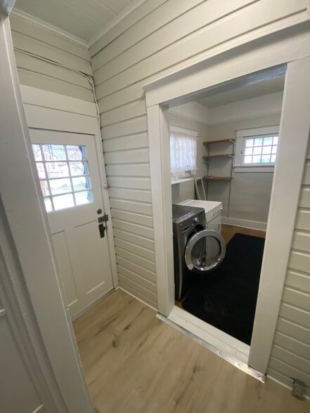 Mud Room - 430 S 8th Ave