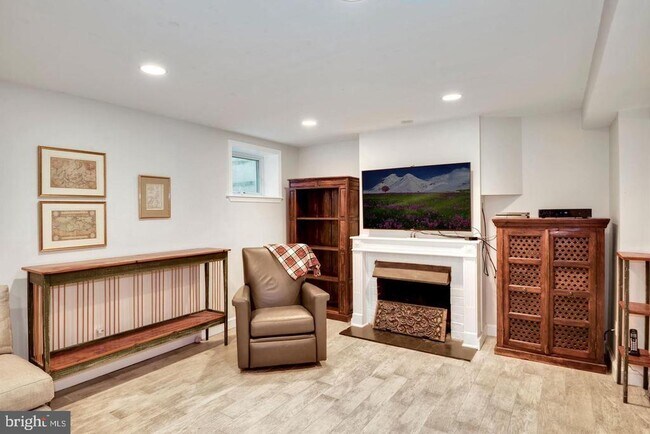 Building Photo - 4708 Yuma St NW