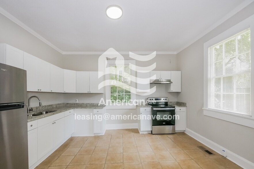 Building Photo - 12 Woodland Cir