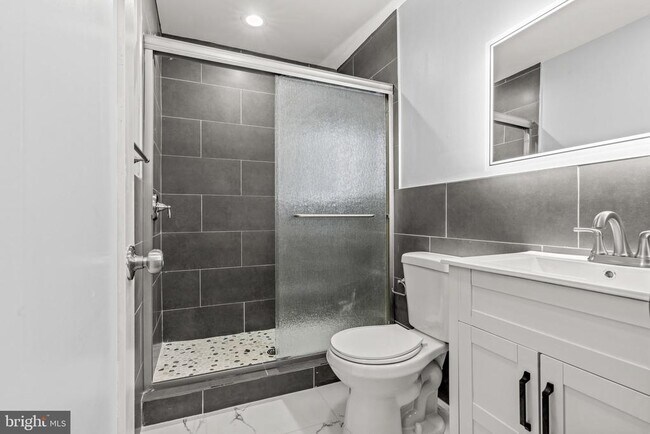 Building Photo - 34 Hinsdale Ln