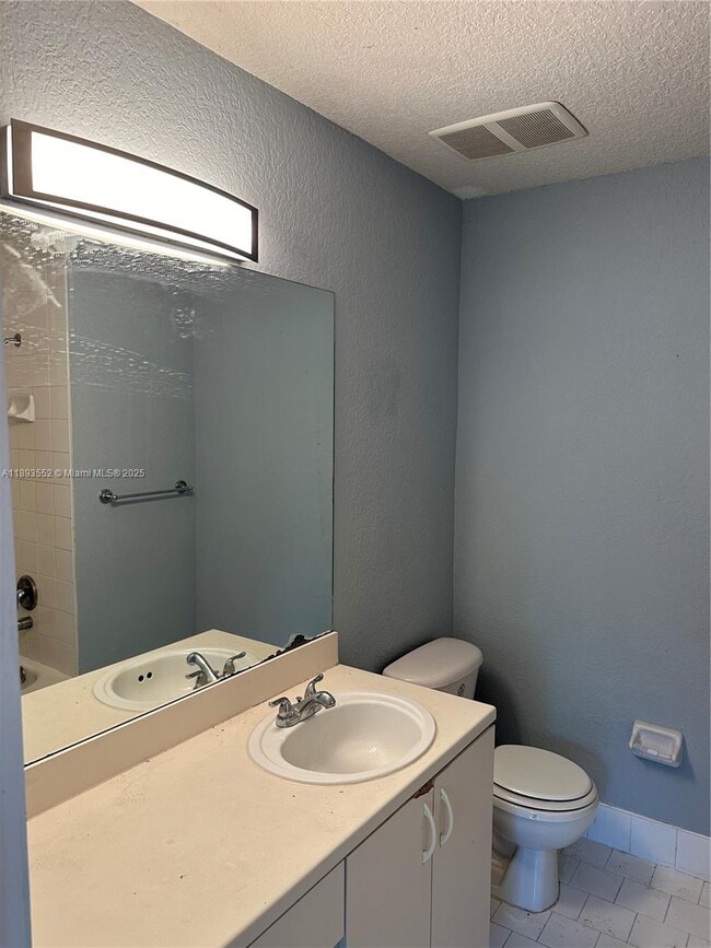 Building Photo - 7653 Tamarac Island Cir