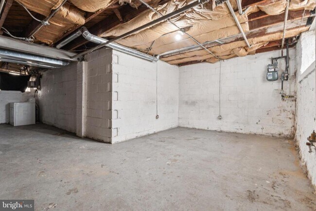 Building Photo - 28 S Bernice Ave