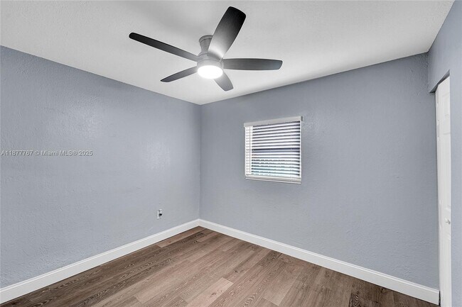 Building Photo - 2360 NW 6th Ct