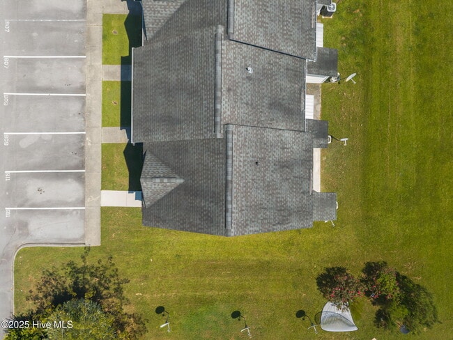 Building Photo - 911 Springwood Dr