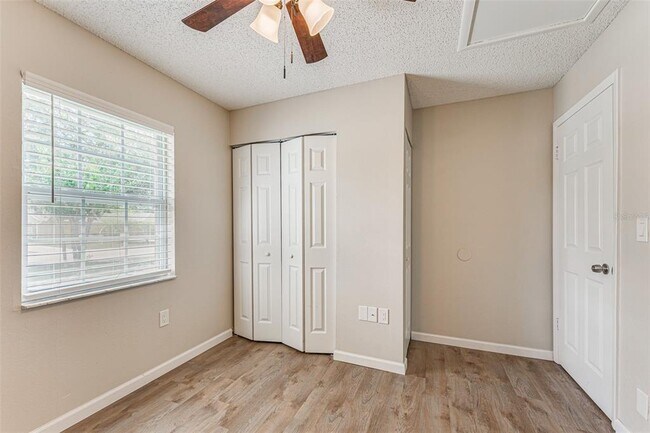 Building Photo - 5010 Larch Ln