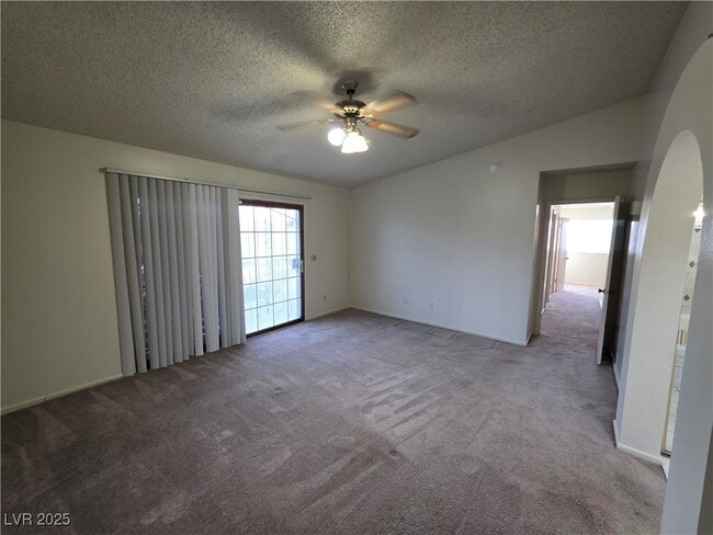 Building Photo - 321 S Bent Creek Dr