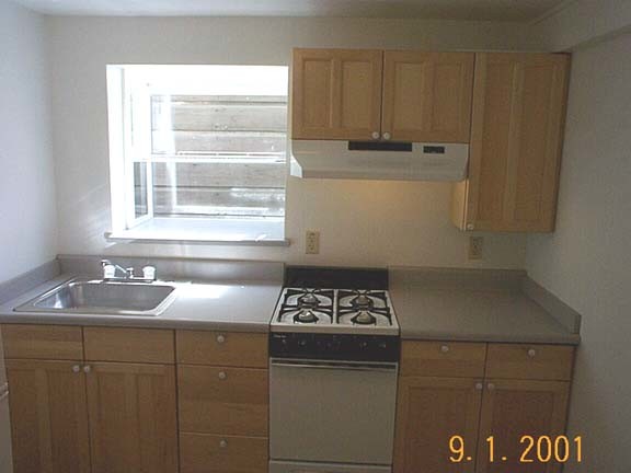 Kitchen Counterop - 657 S 6th St