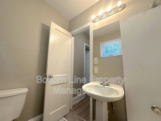 Building Photo - 2438 Columbus Cir