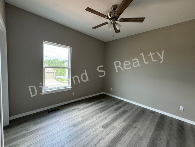 Building Photo - Gorgeous Two-Story Home Available Early July - 4 Bed/2.5 Bath
