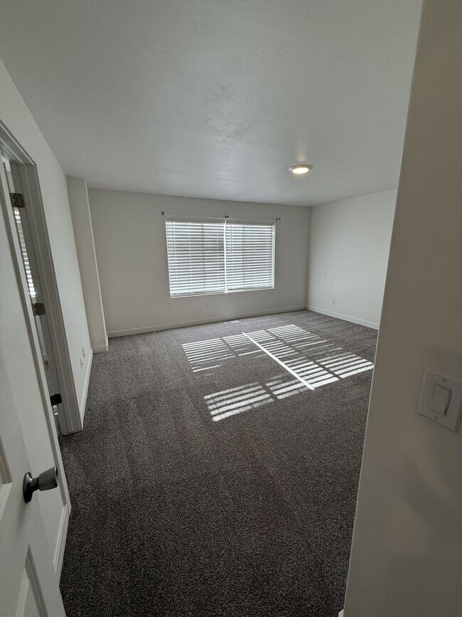 Building Photo - Beautiful Home in Spanish Fork