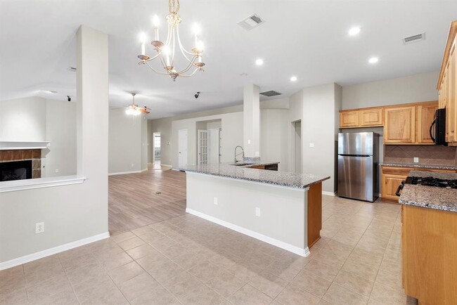 Building Photo - 2205 Speidel Dr