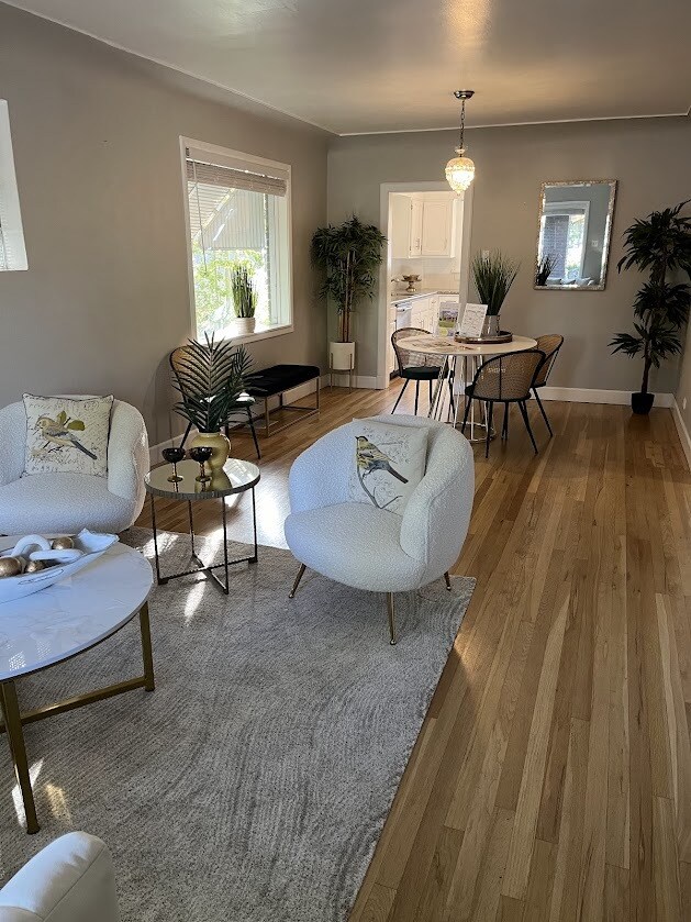 Main floor living room - 3711 Newton St