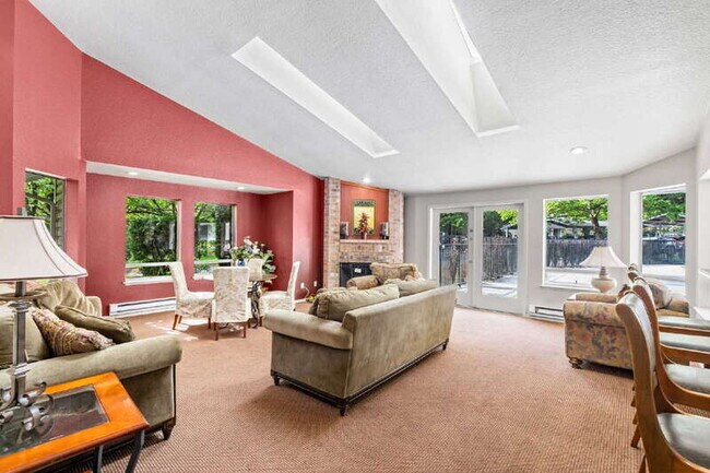 Building Photo - 19230 Forest Park Dr NE