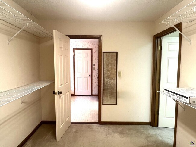 Building Photo - 178 Woodard Rd
