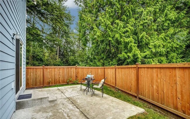 Building Photo - Beautiful Bothell Home