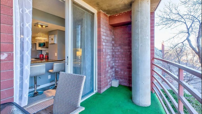 Building Photo - 5955 E 10th Ave