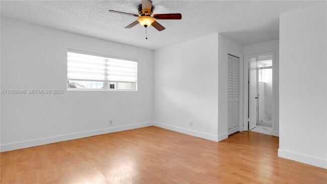 Building Photo - 6460 NW 170th Terrace