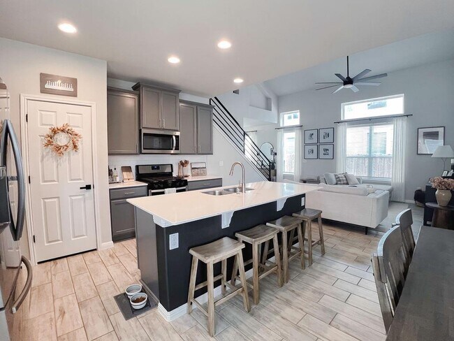 Building Photo - 6313 Arbor Crest Ln