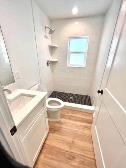 Building Photo - 615 Azalea Ln