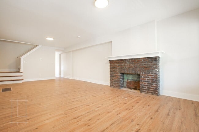 Building Photo - 1257 N 6th St