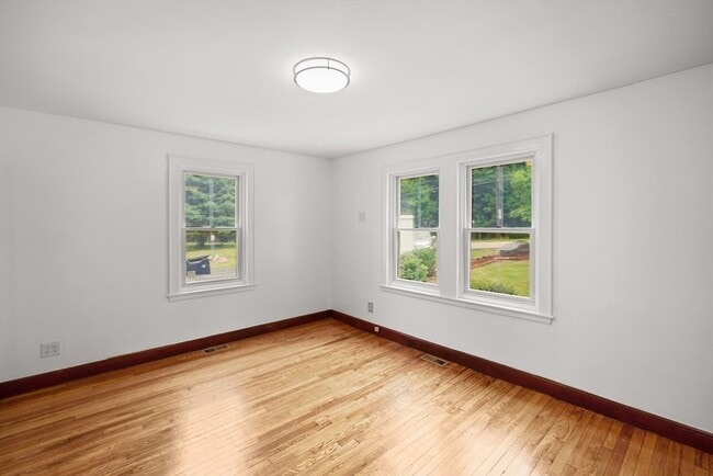 Building Photo - 334 Walpole St