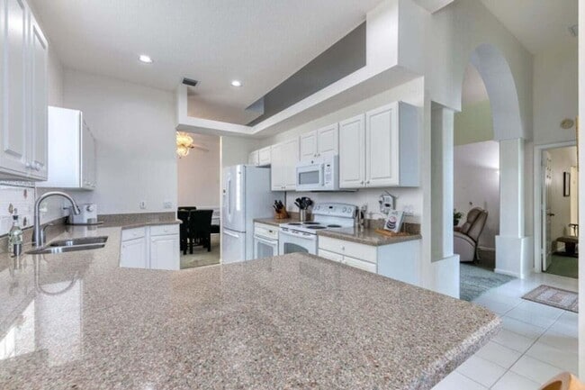 Building Photo - 1232 Avondale Ln