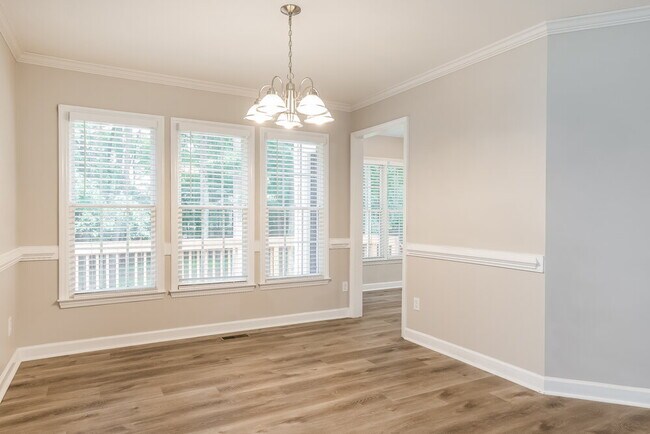 Building Photo - 508 S Allen Rd