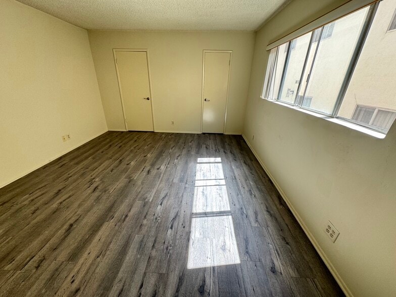Building Photo - 1825 Glendon Ave