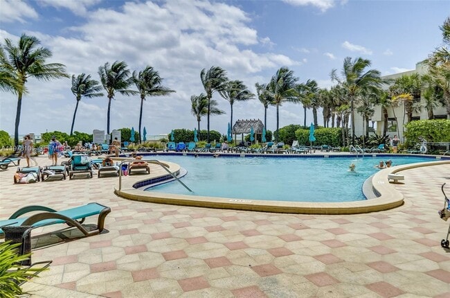 Building Photo - 3801 S Ocean Dr