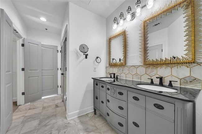 Building Photo - 3445 Stratford Rd NE